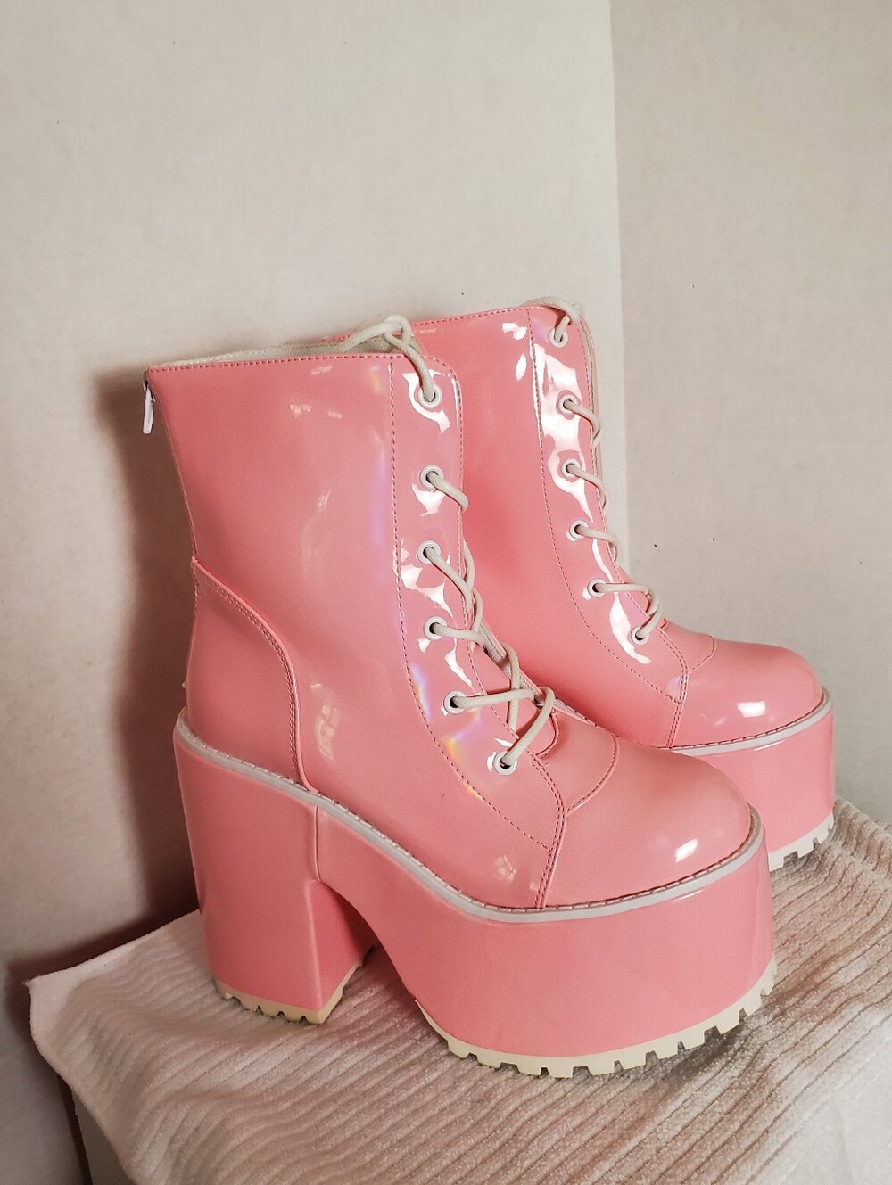 NEW IN BOX Y.R.U Smash - Pink Hologram Platform Boots SIZE: 8